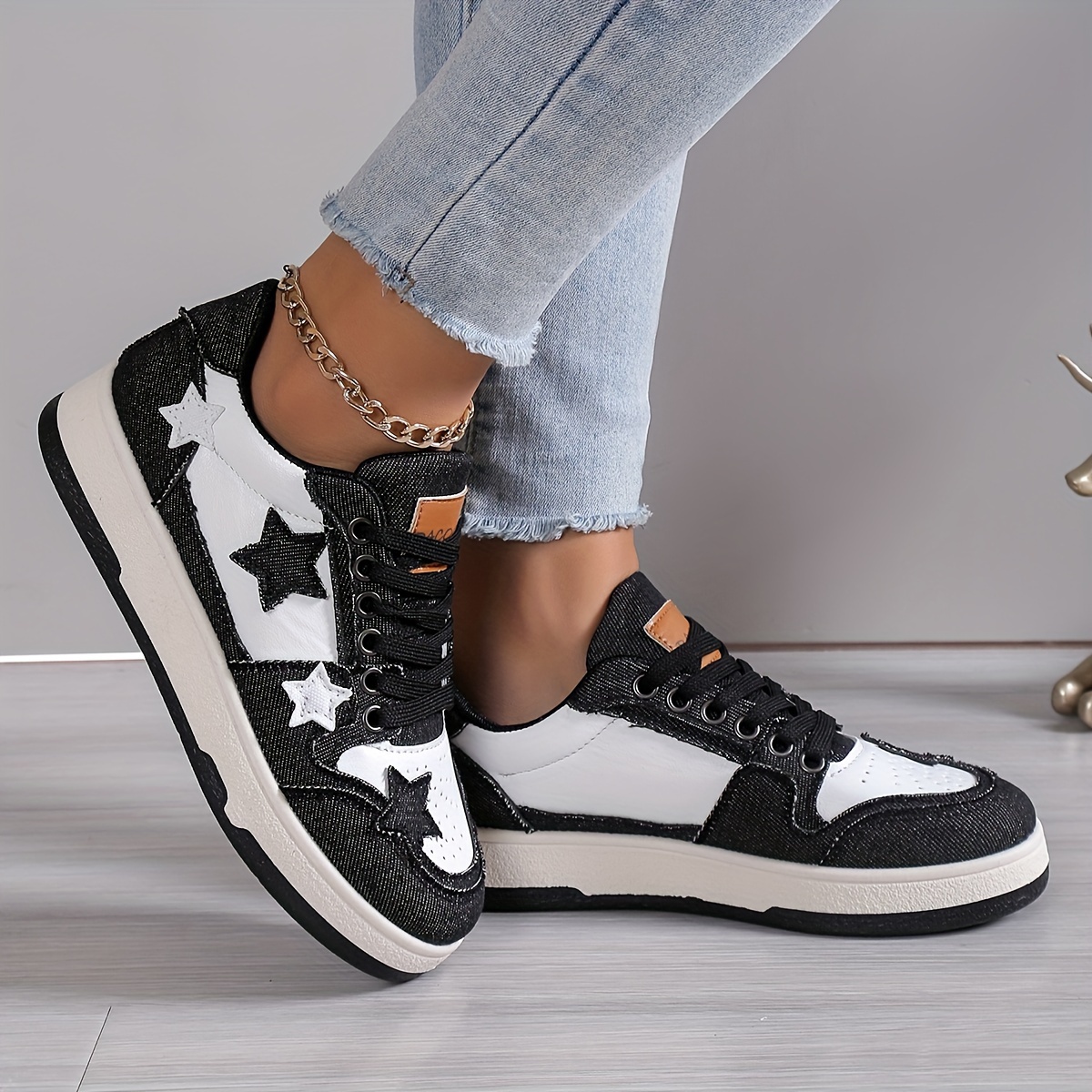 womens colorbloock casual sneakers lace up soft sole platform skate shoes stars decor walking trainers details 4